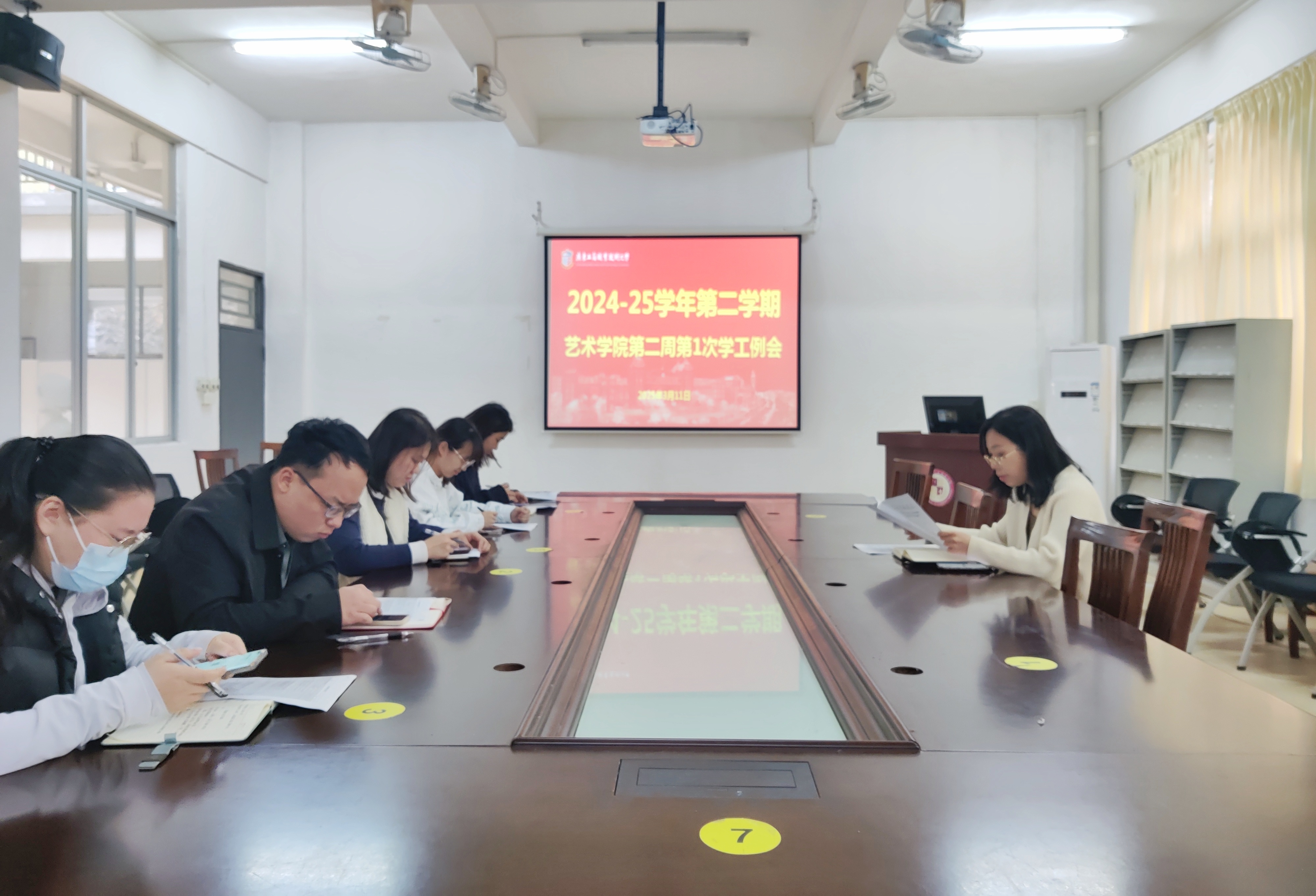 例会照片2.jpg 例会照片2.jpg