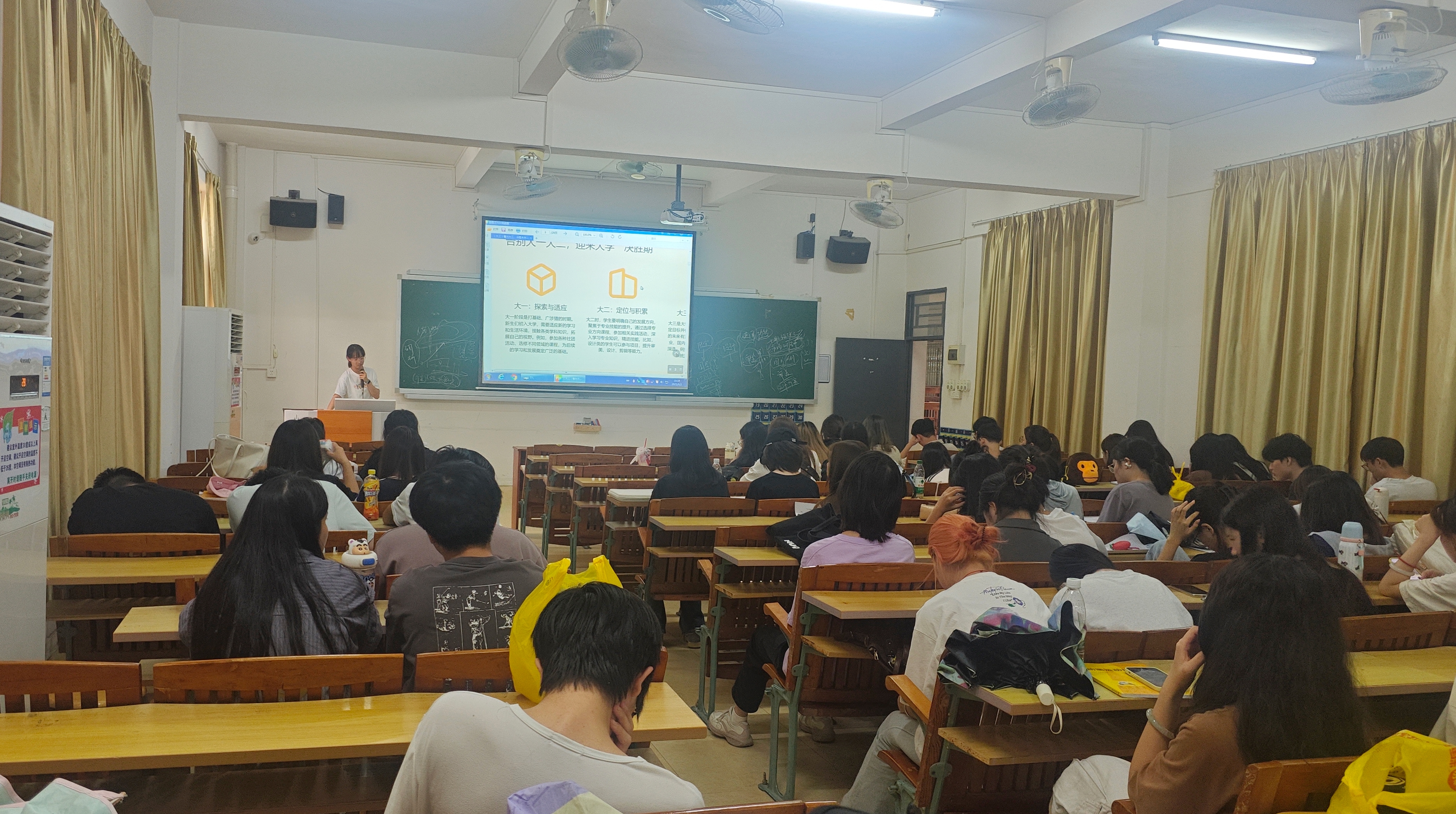 施舒译3.jpg 施舒译3.jpg